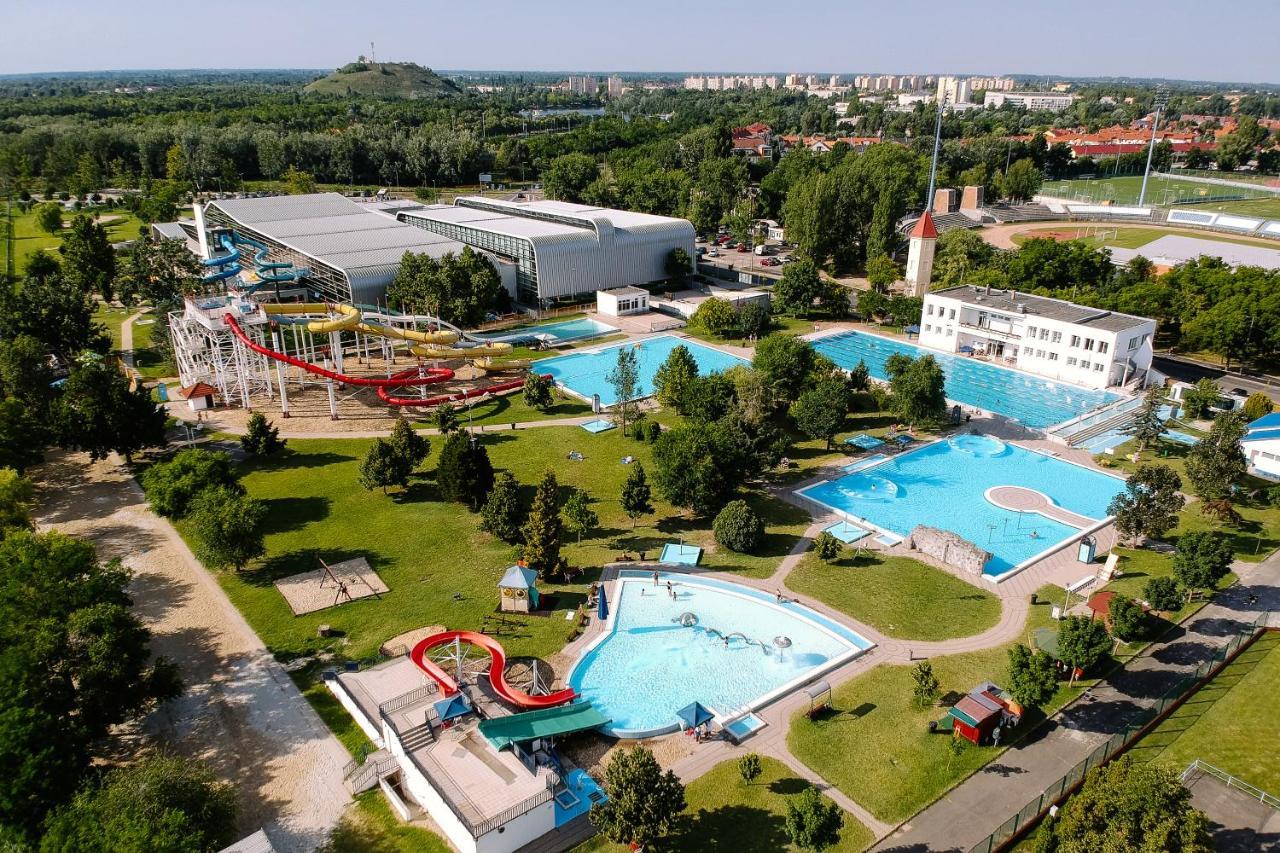 Aqua Hotel Kecskemét Zewnętrze zdjęcie